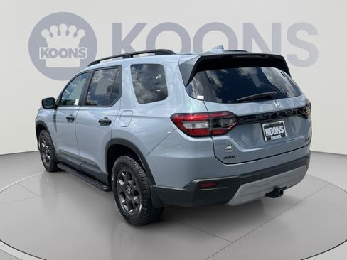 Used 2024 Honda Pilot TrailSport image 4