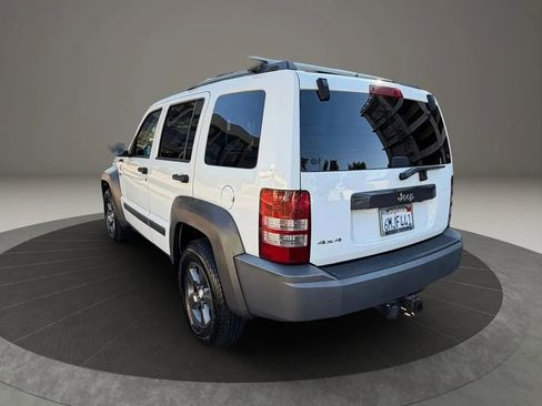 Used 2010 Jeep Liberty Renegade w/ Navigation Convenience Group image 7