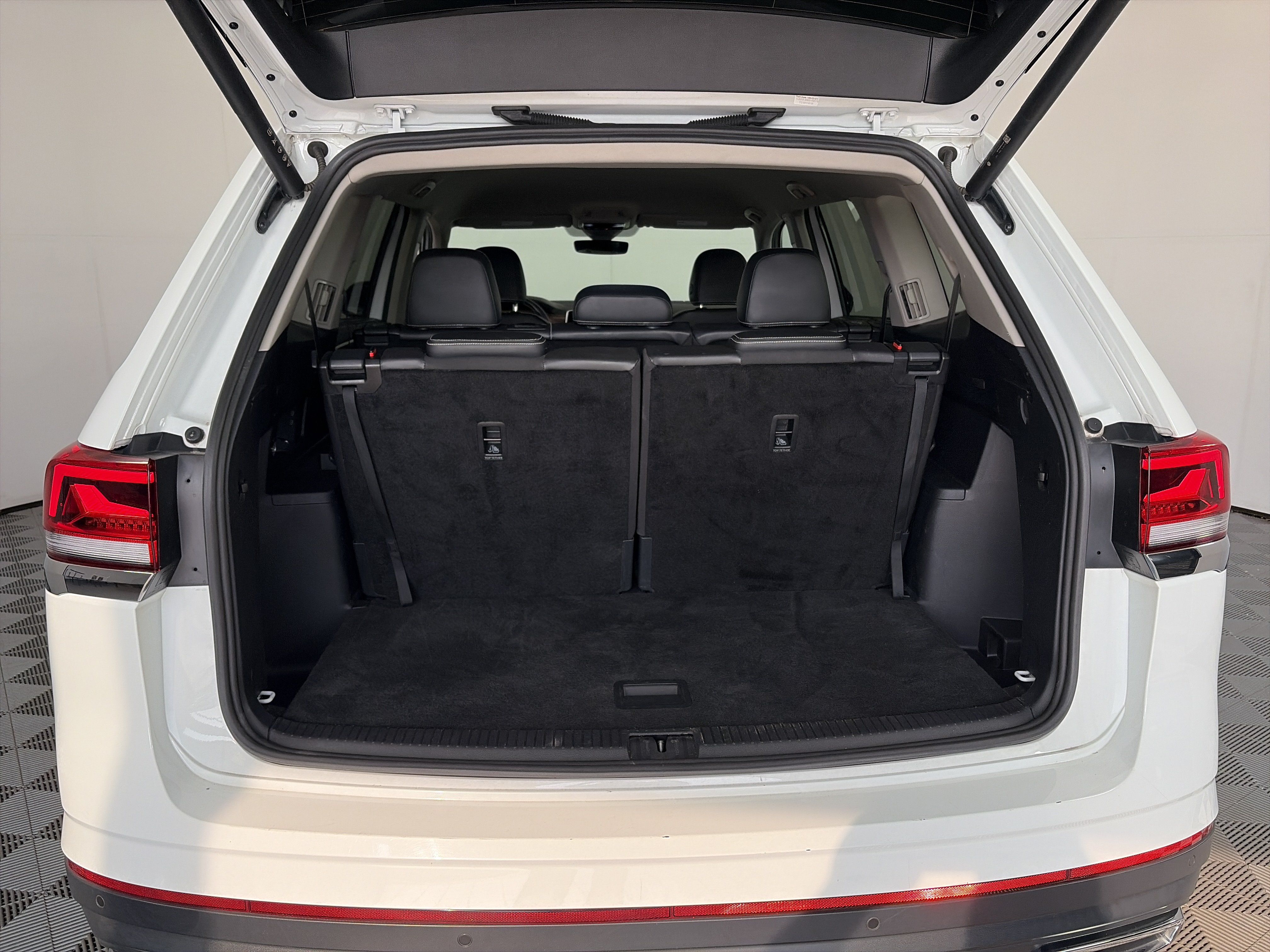 Used 2024 Volkswagen Atlas SE AWD/4WD image 15