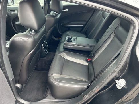 Used 2018 Dodge Charger R/T RWD image 9