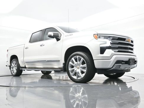 Used 2024 Chevrolet Silverado 1500 High Country w/ High Country Premium Package AWD/4WD image 46