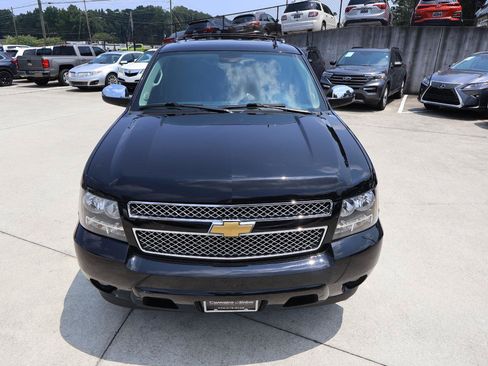 Used 2012 Chevrolet Suburban LTZ RWD image 11