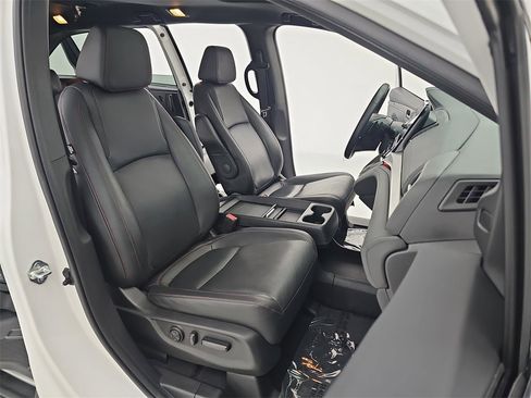 Used 2023 Honda Odyssey Sport image 12