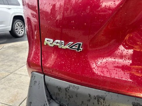 Used 2025 Toyota RAV4 LE AWD/4WD image 11
