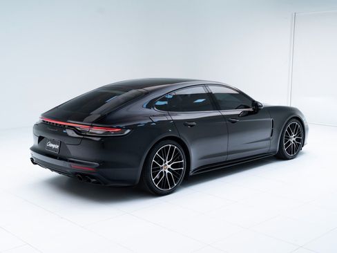 Certified 2023 Porsche Panamera 4 Platinum Edition image 9