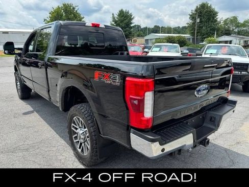 Used 2017 Ford F250 Lariat w/ Lariat Ultimate Package AWD/4WD image 4