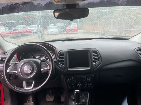 Used 2019 Jeep Compass Trailhawk image 5