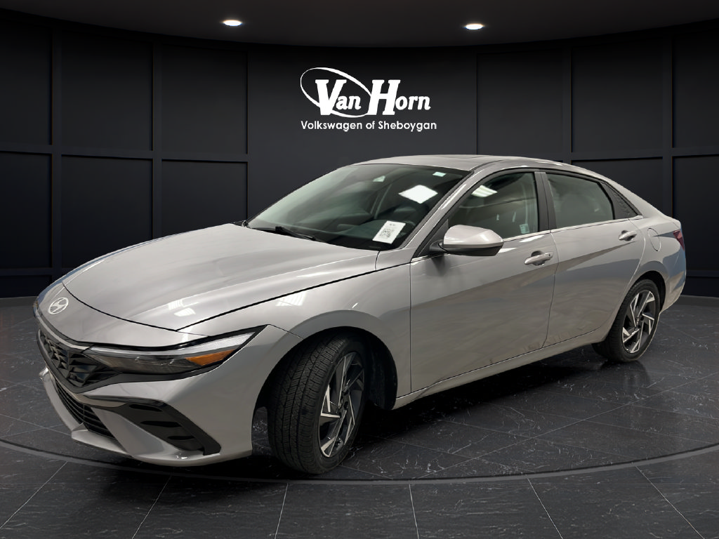 Used 2025 Hyundai Elantra SEL FWD image 3