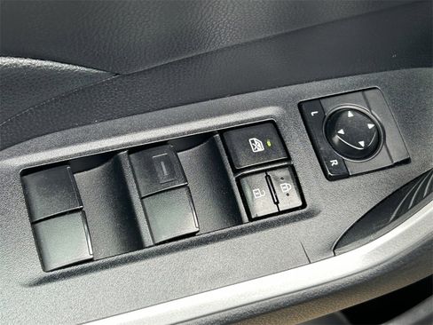 Used 2020 Toyota RAV4 LE image 20