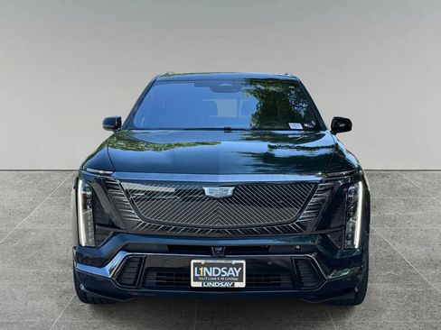 Used 2026 Cadillac Vistiq Platinum w/ LPO, Floor Liner Package AWD/4WD image 8