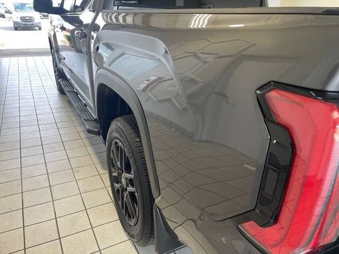 Used 2025 Toyota Tundra Limited AWD/4WD image 22