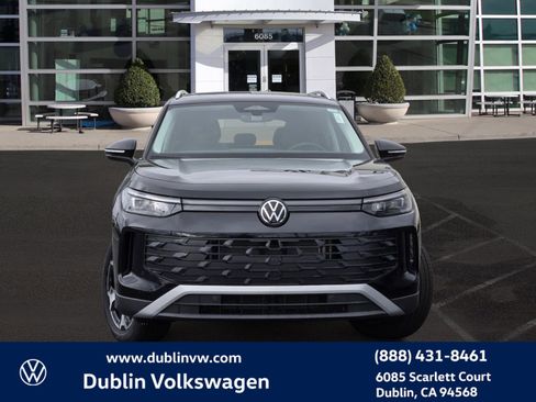 New 2026 Volkswagen Tiguan SE AWD/4WD image 2