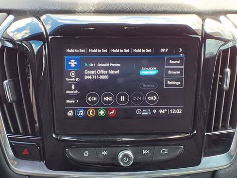 Used 2023 Chevrolet Traverse LT FWD image 14