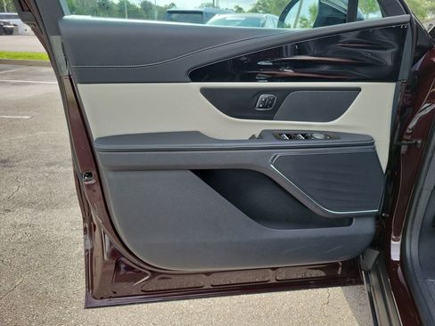 Certified 2024 Lincoln Nautilus Premier AWD/4WD image 12