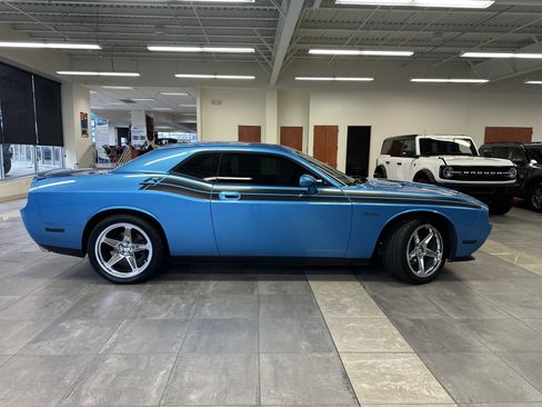 Used 2010 Dodge Challenger R/T image 11