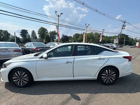 Used 2023 Nissan Altima 2.5 SV FWD image 8