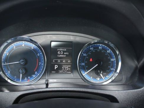 Used 2017 Toyota Corolla LE w/ Carpet Mat Package (TMS) FWD image 25