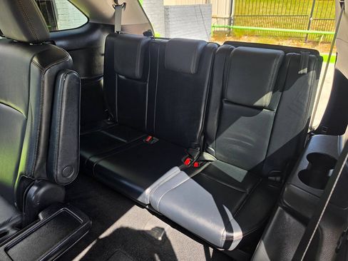 Used 2014 Toyota Highlander Limited Platinum AWD/4WD image 22