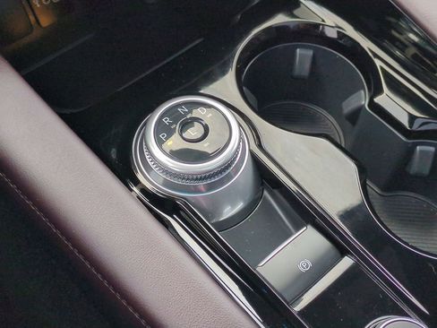 Used 2025 Ford Explorer Platinum image 12