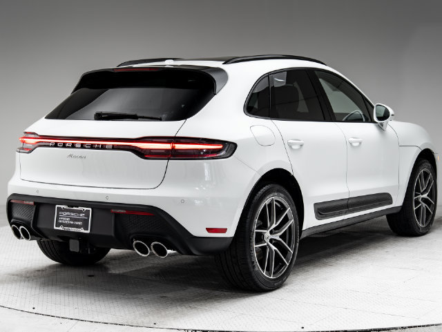Certified 2026 Porsche Macan AWD/4WD image 34