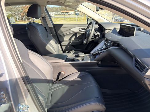 Certified 2025 Acura TLX w/ Technology Package image 33