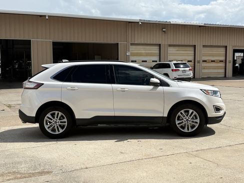 Used 2017 Ford Edge SEL w/ Equipment Group 201A FWD image 4