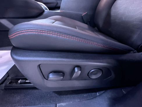 Used 2024 Chevrolet Colorado Z71 w/ Z71 Convenience Package 2 image 13