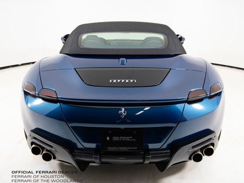 Certified 2025 Ferrari Roma Spider RWD image 39