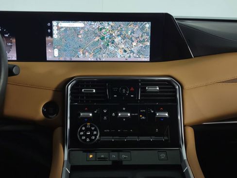 Used 2025 Nissan Armada SL w/ Captain's Chari Seat Package image 19