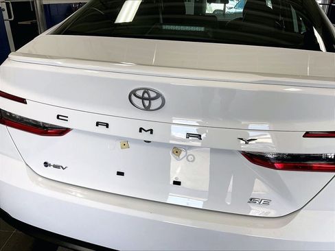 Used 2025 Toyota Camry SE FWD image 27