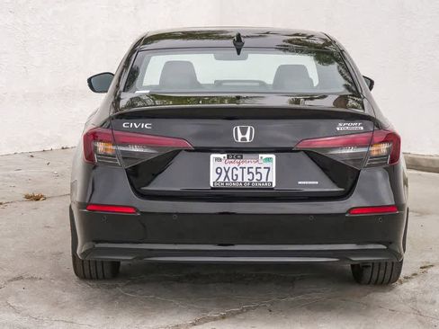 Certified 2025 Honda Civic Sport Touring image 8
