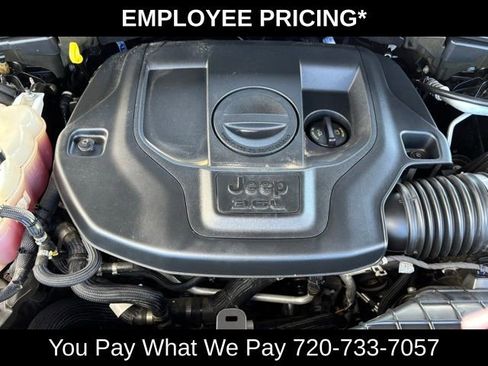 Used 2022 Jeep Grand Cherokee Overland w/ Luxury Tech Group IV AWD/4WD image 26