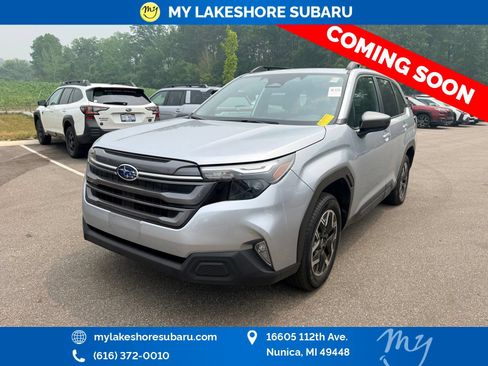 Used 2025 Subaru Forester Premium AWD/4WD image 3