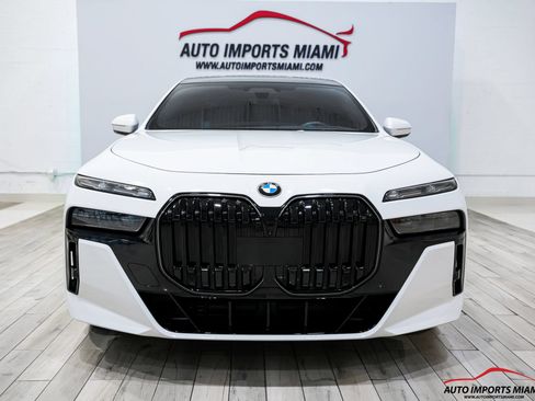 Used 2024 BMW 760i xDrive w/ Executive Package AWD/4WD image 34