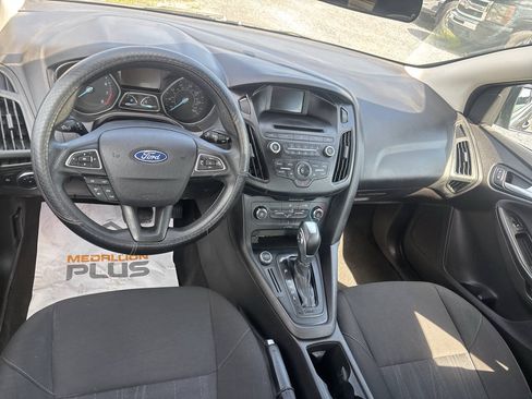 Used 2015 Ford Focus SE FWD image 12