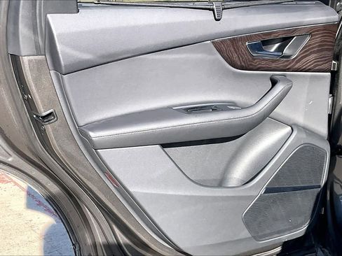 Used 2023 Audi Q7 2.0T Premium Plus w/ Premium Plus Package image 21