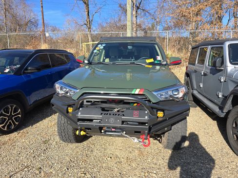 Used 2022 Toyota 4Runner Limited image 2