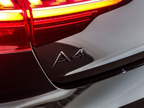 Used 2022 Audi A4 2.0T Premium Plus w/ Premium Plus Package image 9