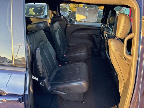 Used 2018 Chrysler Pacifica Touring-L Plus w/ Advanced Safetytec Group image 11