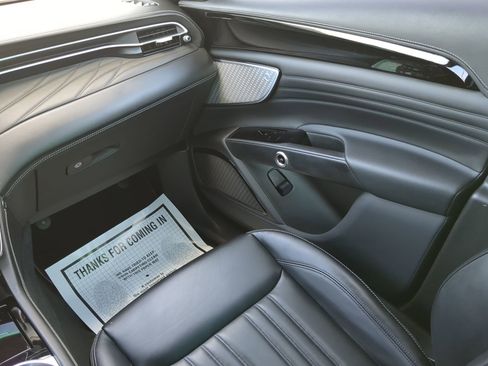 Used 2025 Maserati Grecale Modena image 45