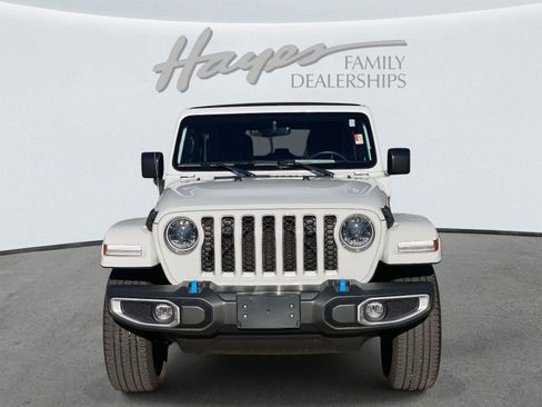 Certified 2023 Jeep Wrangler Sahara w/ Cold Weather Group image 9