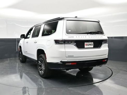 Used 2023 Jeep Grand Wagoneer 4WD image 11