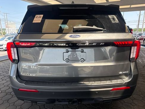 Certified 2025 Ford Explorer Active AWD/4WD image 7