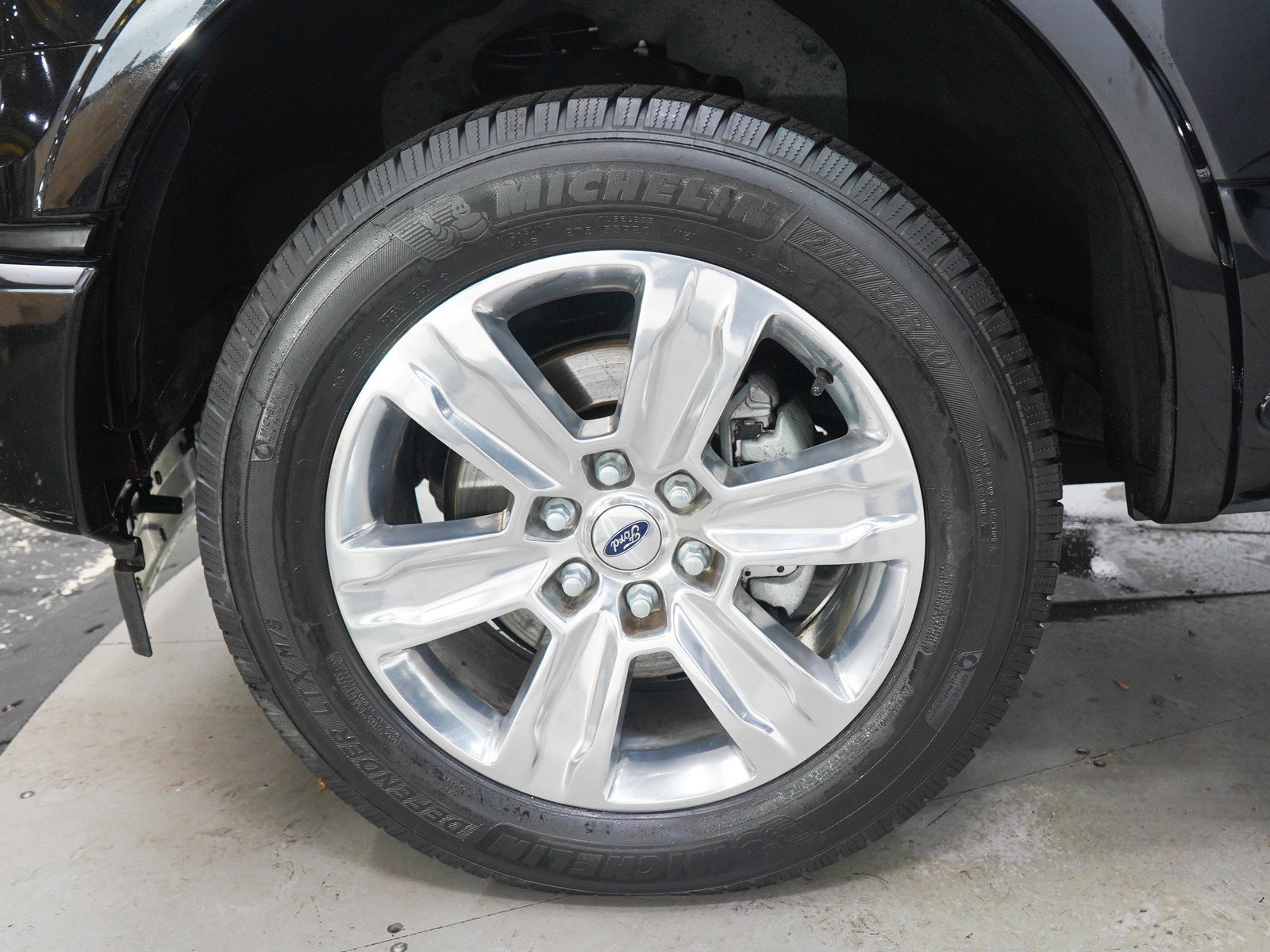 Used 2017 Ford F150 Platinum w/ Equipment Group 701A Luxury AWD/4WD image 31