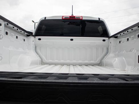 Used 2025 Chevrolet Colorado W/T RWD image 15