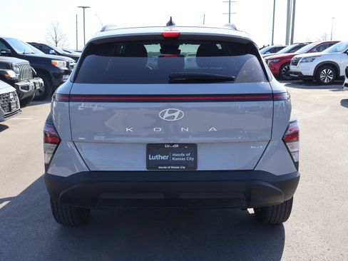 Used 2025 Hyundai Kona SEL image 5