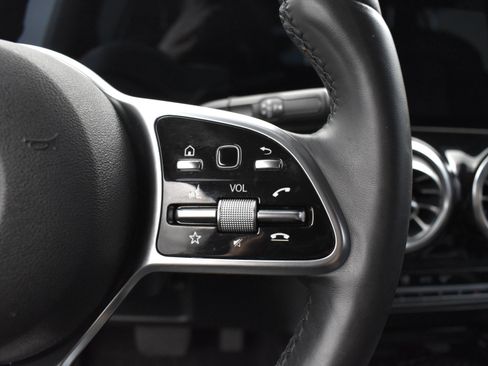 Used 2021 Mercedes-Benz GLA 250 4MATIC image 7