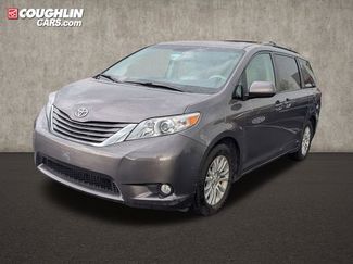 Used 2011 Toyota Sienna XLE FWD video 3