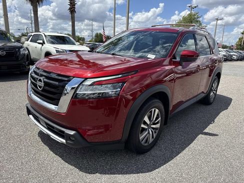 Used 2023 Nissan Pathfinder SL AWD/4WD image 8