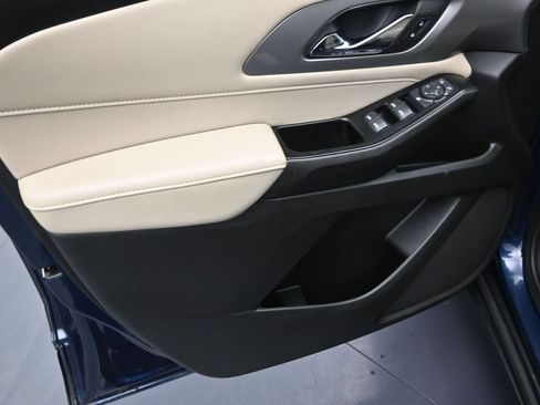 Used 2023 Chevrolet Traverse LS FWD image 10